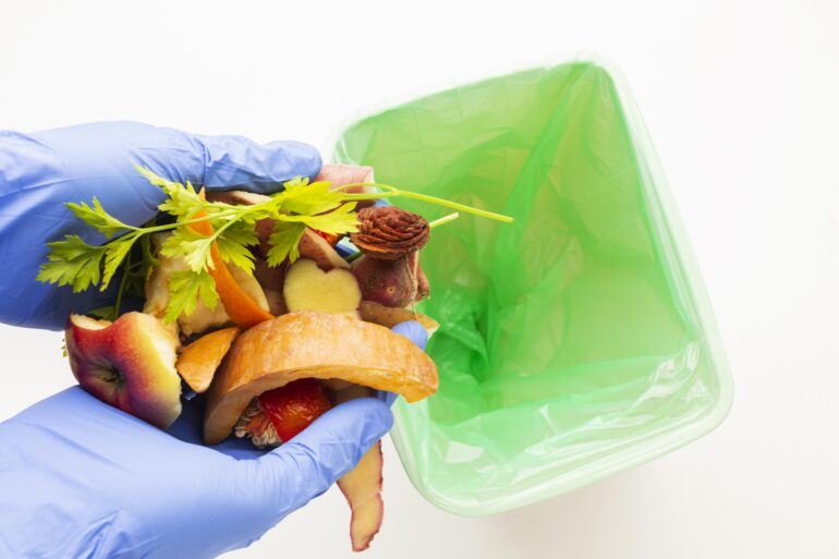 Spreco alimentare in aumento in Italia: +17,9% in un anno