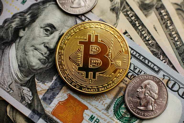Bitcoin rally: vola oltre i 123.000 dollari con dazi Usa e leggi pro-crypto in arrivo