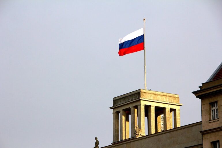 Nuove sanzioni Ue contro la Russia: il pacchetto più duro colpisce petrolio, banche e propaganda