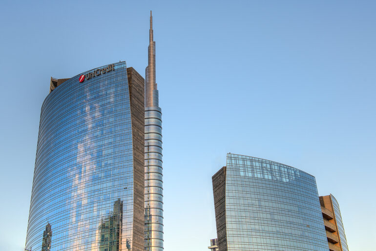 Golden power sotto attacco: scontro esplosivo Bruxelles-Governo sul caso UniCredit-BPM