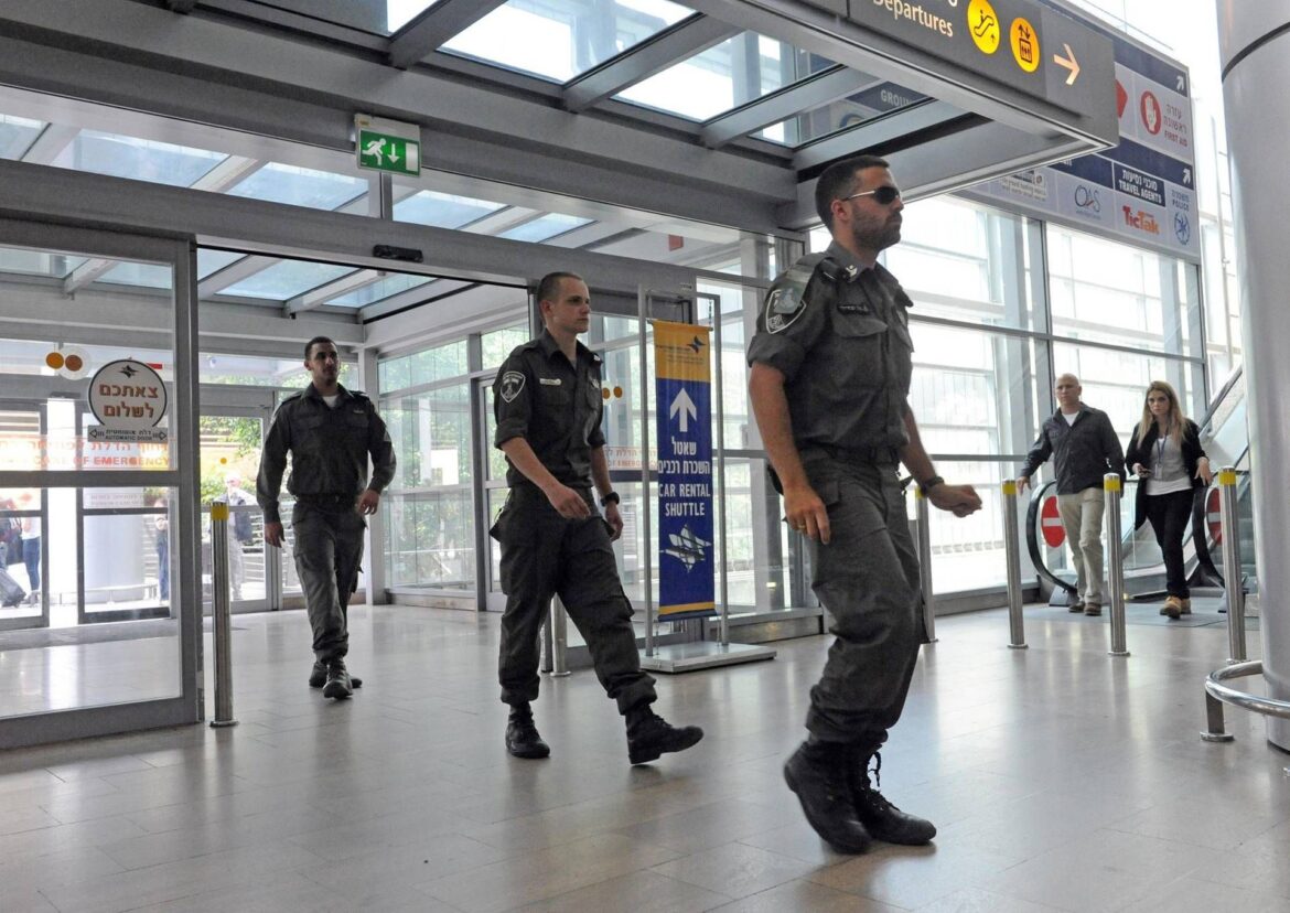 Sacerdote italiano bloccato a Tel Aviv con decreto espulsione, Tajani chiama ambasciata