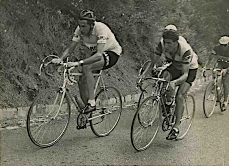Fausto Coppi e Guido De Santi sul Colle di Nava Giro dItalia 1953