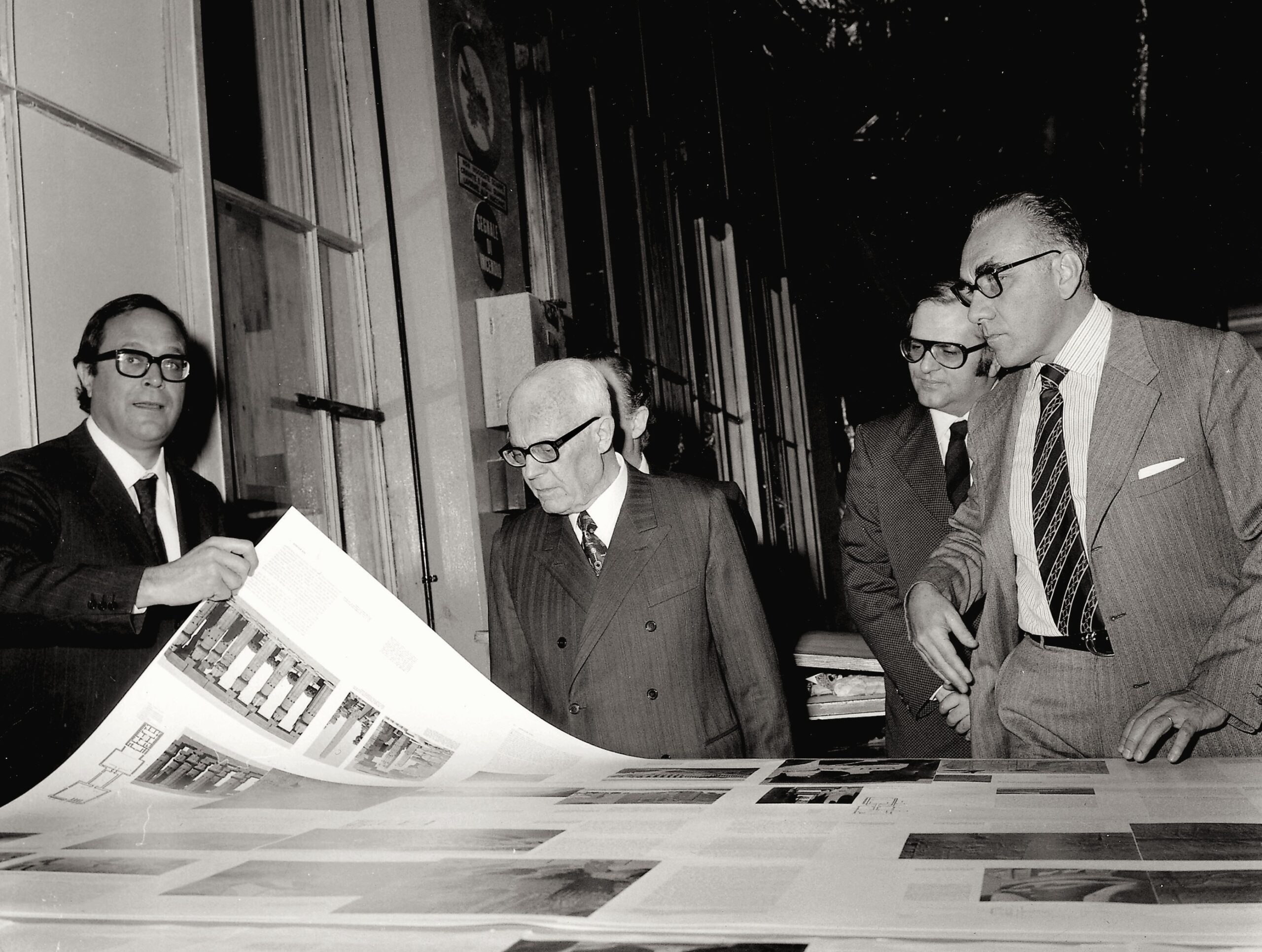 Giorgio Mondadori e Sandro Pertini archivi Mondadori AA207299 scaled