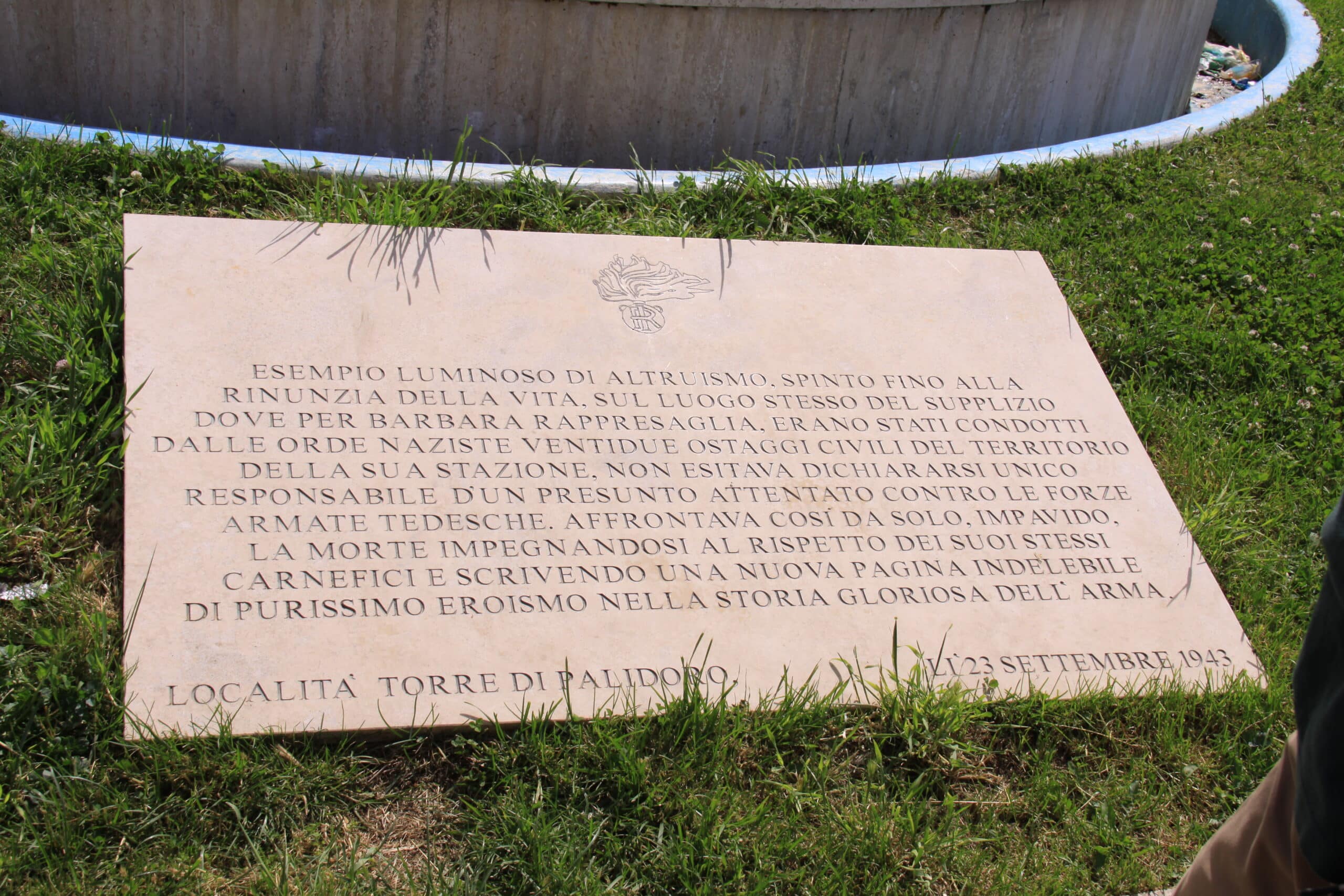 Memorial plaque to Salvo DAcquisto scaled