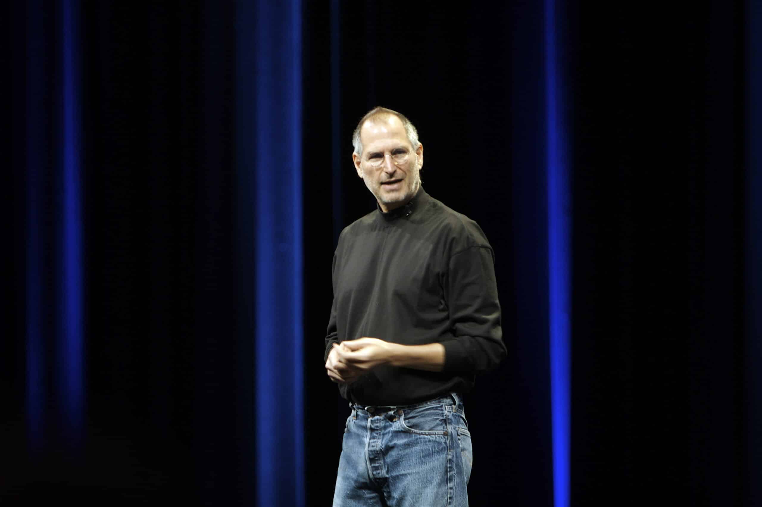 Steve Jobs 2007 scaled