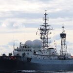 La nave spia russa Yantar avvicina la Scozia. Il Regno Unito schiera una fregata e caccia Raf, modifica le regole d’ingaggio e accusa Mosca di mappare i cavi sottomarini.