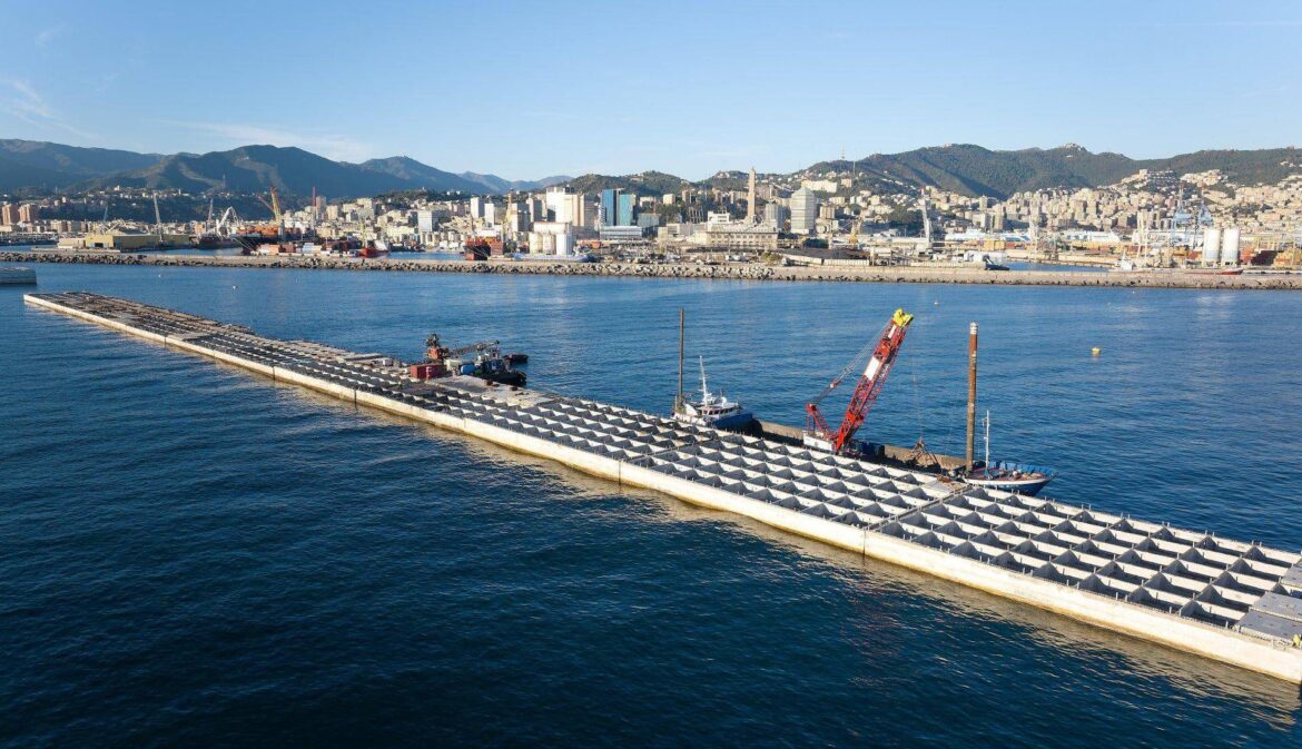 Webuild ha completato l’affondamento del quindicesimo cassone della Diga Foranea di Genova