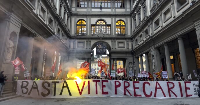 Uffizi, la protesta dei lavoratori in appalto non rinnovati