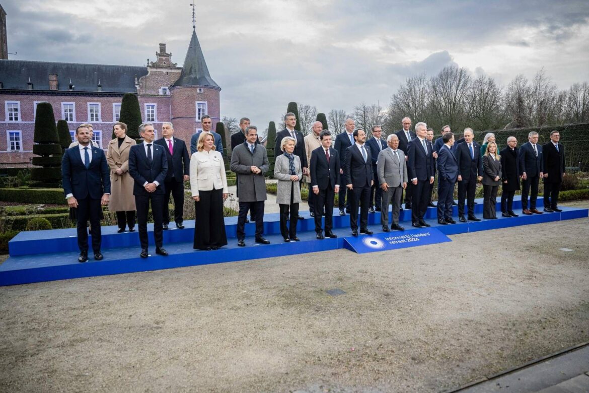 Dal summit nel castello gli obiettivi dei leader Ue per l’economia, roadmap a marzo