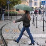 ftg ipa66860299 ragazza ombrello ipa