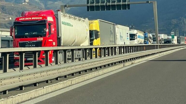 124049a0e4c78e34dca837f90dcbdaba