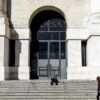 Borsa: Milano apre in forte calo, -2,87%