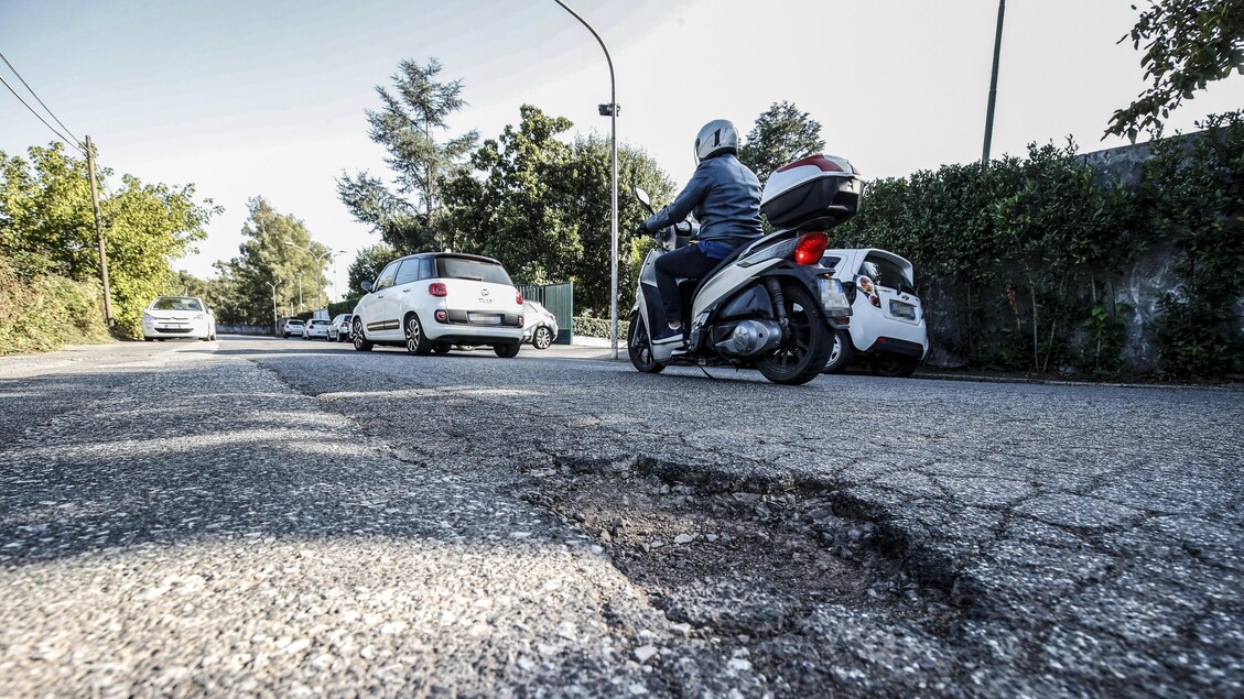 Corruzione in appalti strade a Roma, chiesto processo per ‘Mister Asfalto’