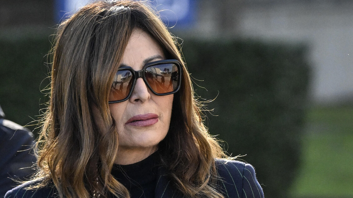 Le opposizioni presentano la mozione sfiducia su Santanchè, ‘si discuta subito’