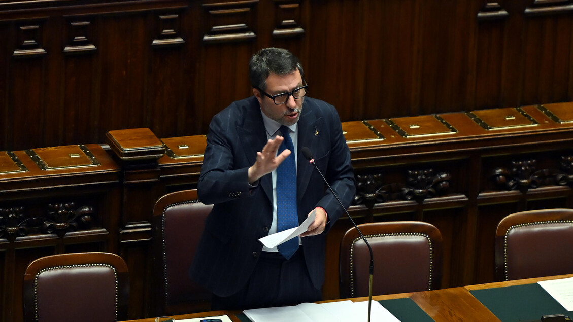 Salvini, petrolieri fermino i prezzi o gli chiederemo un contributo