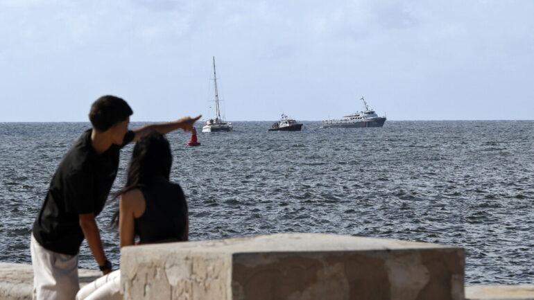 53a5abb9532a4b6a36654ab29ffb27d5