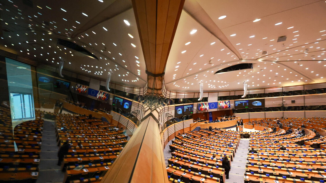 Europarlamento, ok con condizioni all’intesa sui dazi con gli Usa