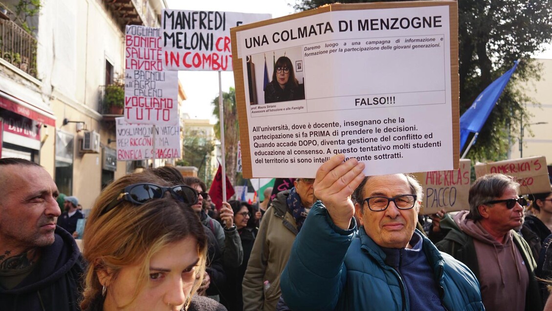 Scontri a Bagnoli per l’America’s Cup, poliziotto ferito