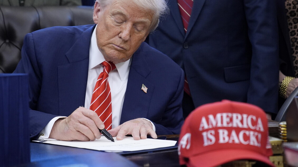 Trump, ‘siamo pieni di munizioni, possiamo far guerra per sempre’