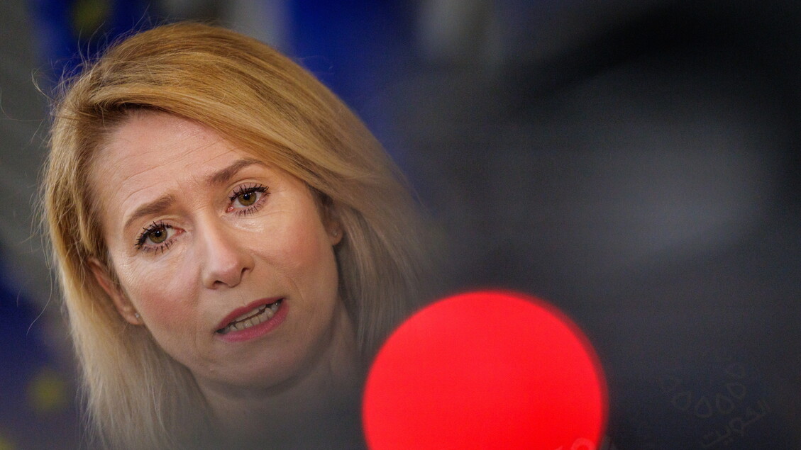 8118bcf3f6e535c8f3efad122aa3216b