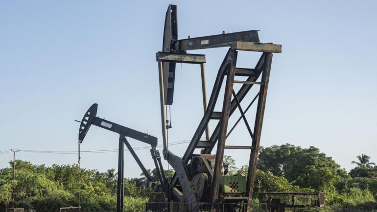 9acd4aeaeeff59d3af950d19c7cbdb81