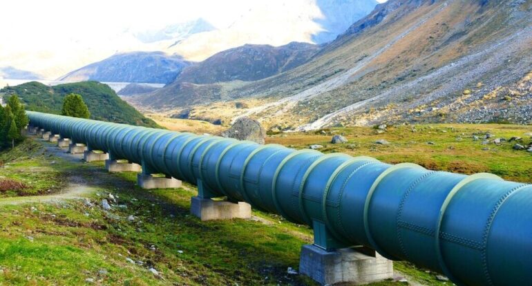 L'oleodotto Druzhba sarà riparato in 45 giorni con il supporto UE. Zelensky accetta l'offerta di Bruxelles e sblocca la crisi con Ungheria e Slovacchia.