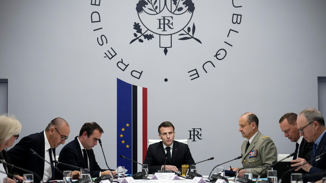 af548925e3f88f9c32794c16988fc15e