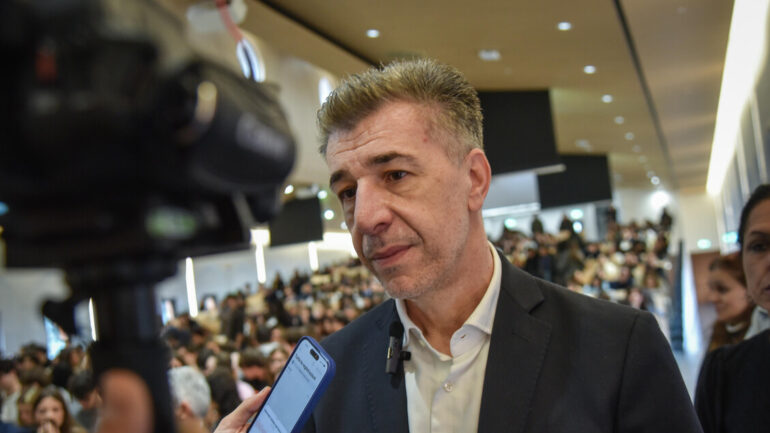 b560dfc44296ef58588a61a00e5918fe