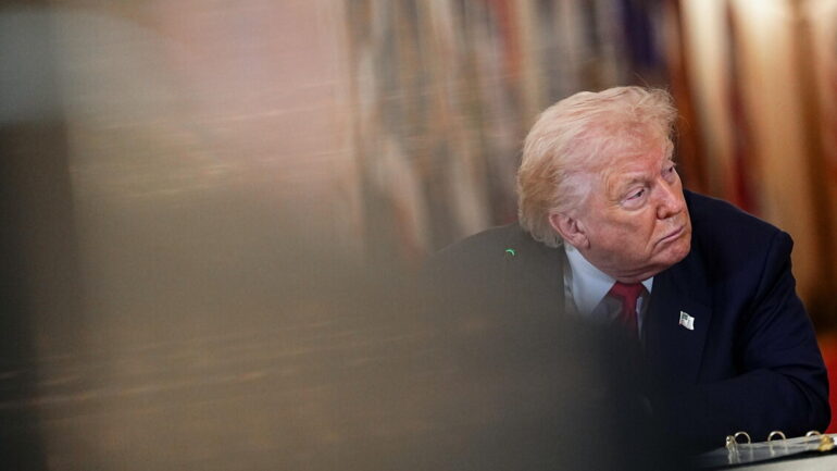 b6649fc18a512356383283549b7e3adb