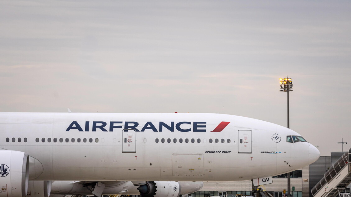 Volo di rimpatrio con francesi torna negli Emirati a causa di lancio missili