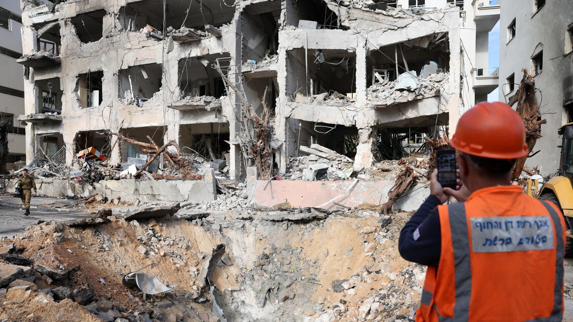 Polizia Tel Aviv, ‘l’Iran ha colpito i civili con bombe a grappolo’