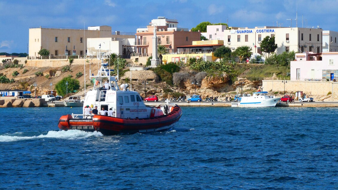 Superstiti del naufragio, ‘sono 80 i dispersi’