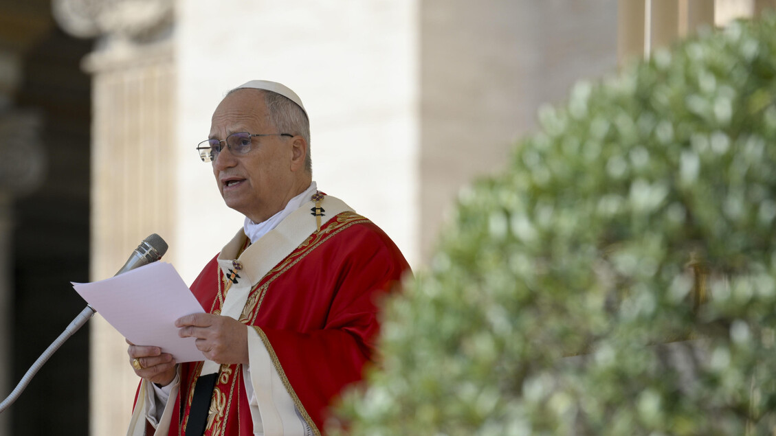 Il Papa, il mondo ferito da guerre e soprusi