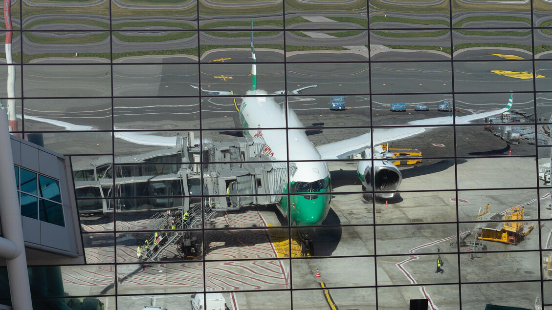 L’Ue ribadisce, ‘non ci sono carenze di carburante per aerei, monitoriamo’