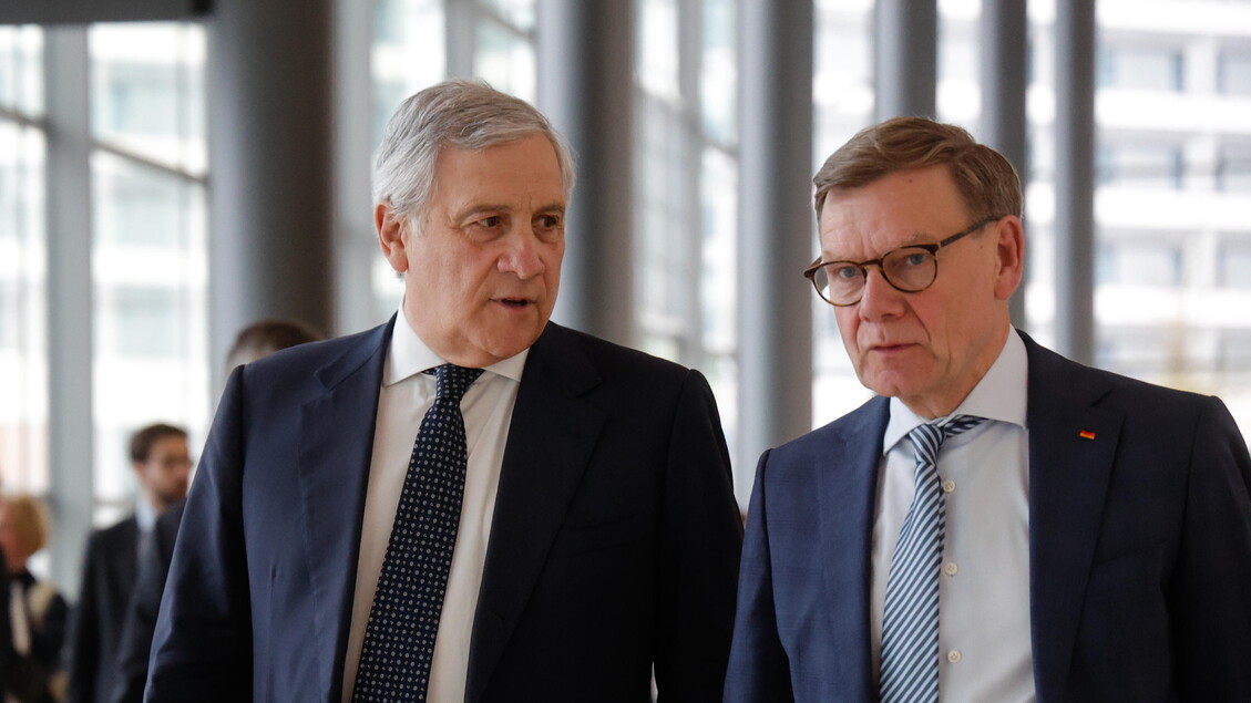 Tajani, ‘ L’Ue valuti stop al Patto se la guerra continua’