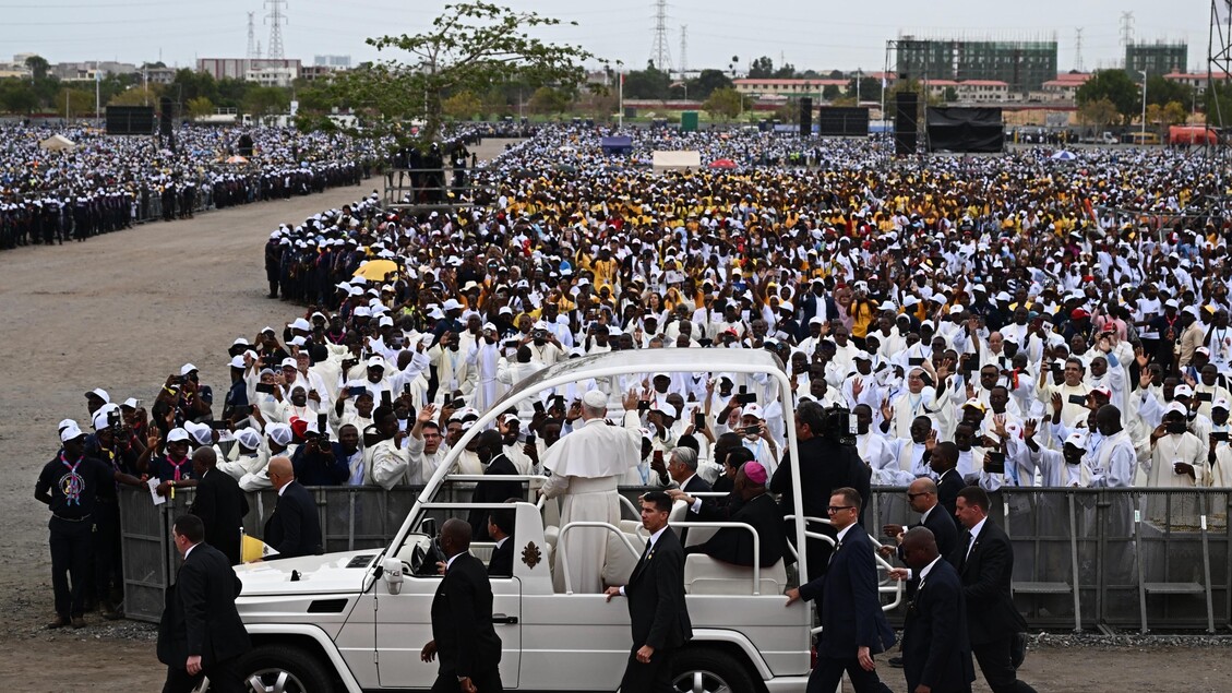 Il Papa in Angola, guarite dalla corruzione, condividete i beni