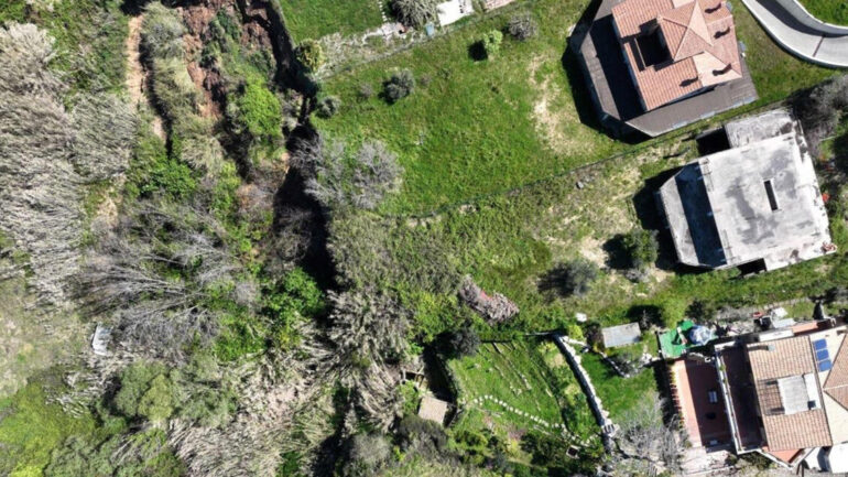 8b52936fbbba8cabae35906efcfad65f