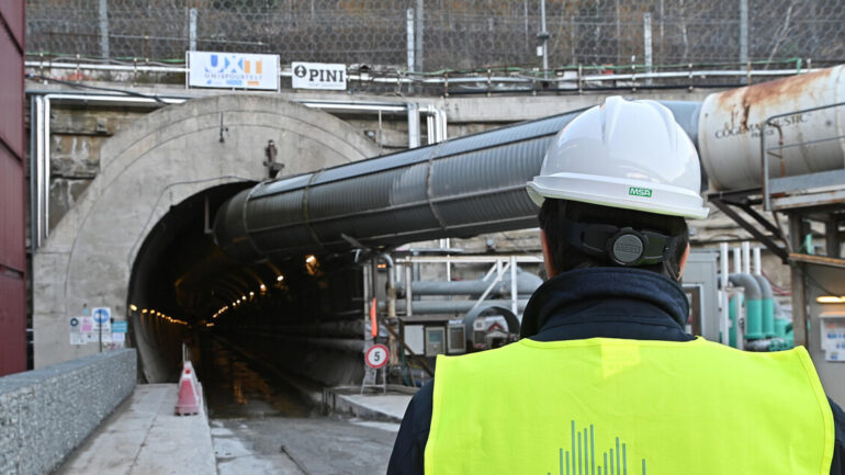 9996fa8bcb54c9f8a0c368e3aec2dfb4