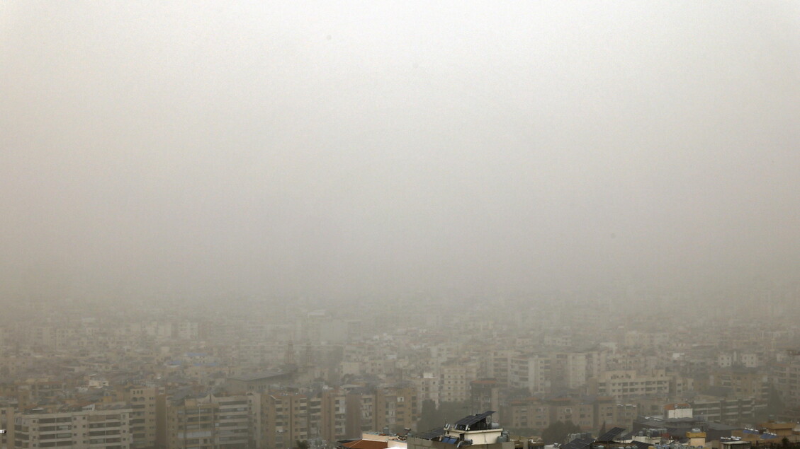 La periferia sud di Beirut bombardata da Israele