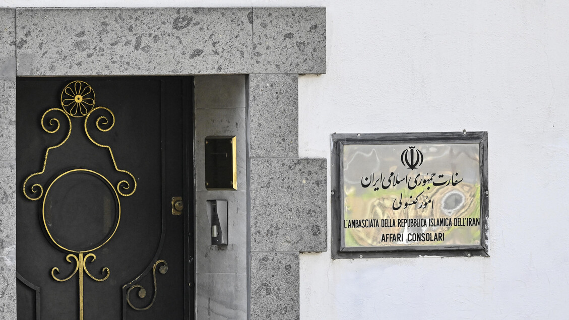 Ambasciata Iran, Italia chieda stop alla guerra prima di parlare di Hormuz