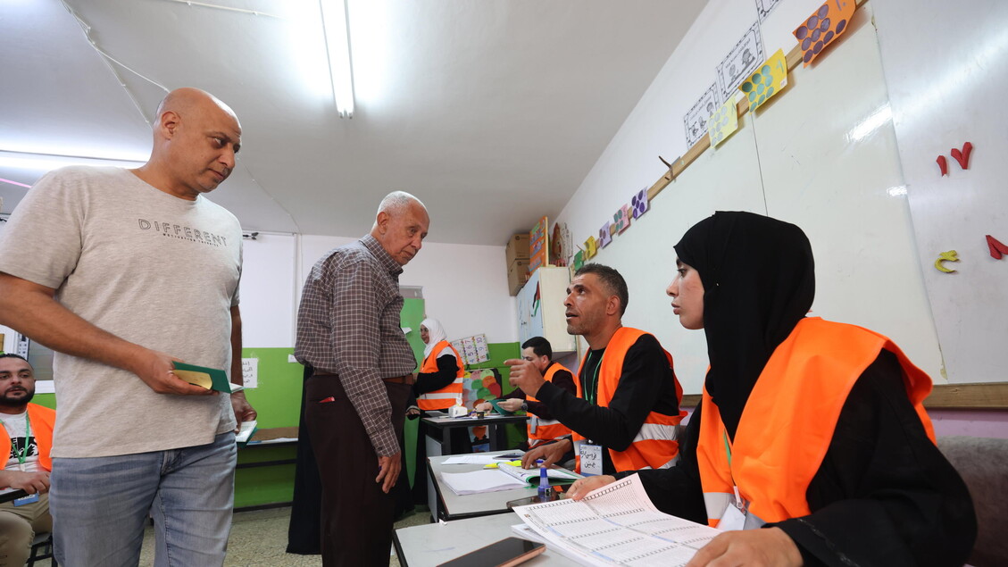 Media, ‘l’affluenza alle elezioni locali in Cisgiordania è stata del 53,44%’