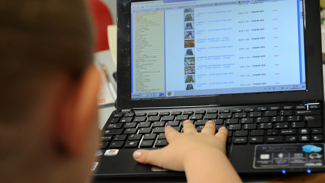 Von der Leyen, ‘pronta l’app per la verifica dell’età sui social’