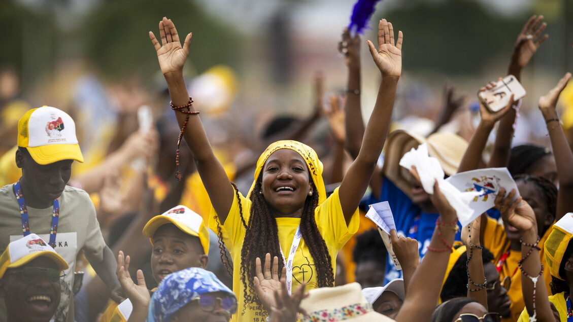 Il Papa ai giovani, ‘costruite un mondo migliore senza guerre’
