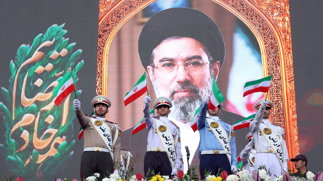 Khamenei, ‘l’unico posto per gli Usa nel Golfo Persico è in fondo al mare’