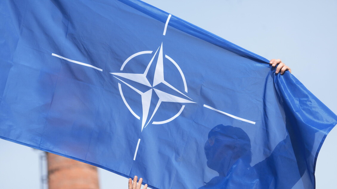 Spiegel, ‘Usa pronti a tagliare bombardieri, caccia e sottomarini alla Nato’