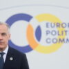Carney, ‘non arrendiamoci ad un mondo più chiuso e spietato’