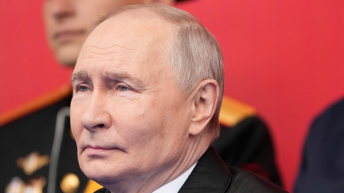 Putin, ‘pronti a negoziare con la Ue, preferirei Schroeder’