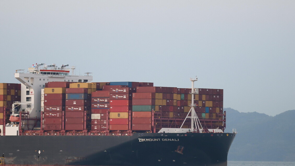 ‘Due navi battenti bandiera Usa hanno attraversato Hormuz’
