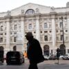 Borsa: Milano chiude ai massimi dal 2000 (+2,35%), ok Lottomatica e Amplifon, giù Eni