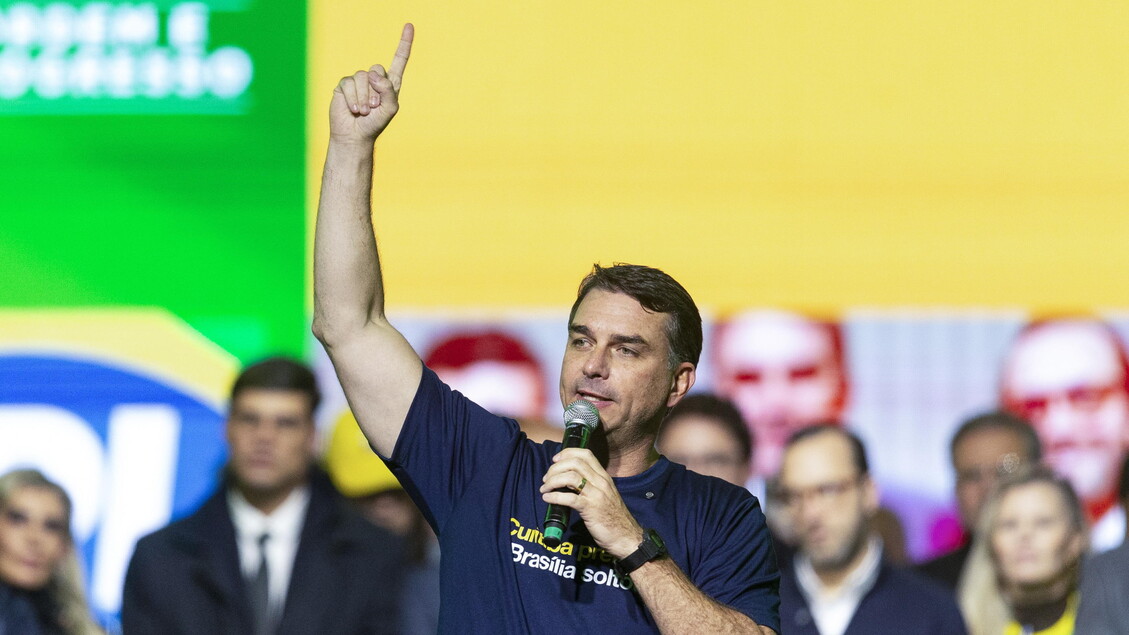 Brasile: Flávio Bolsonaro denuncia Lula alla Corte Suprema